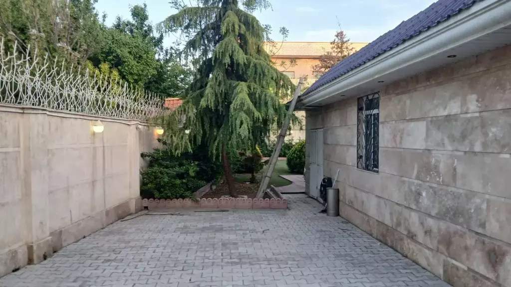 فروش اداری و تجاری 210 متری در وردآورد