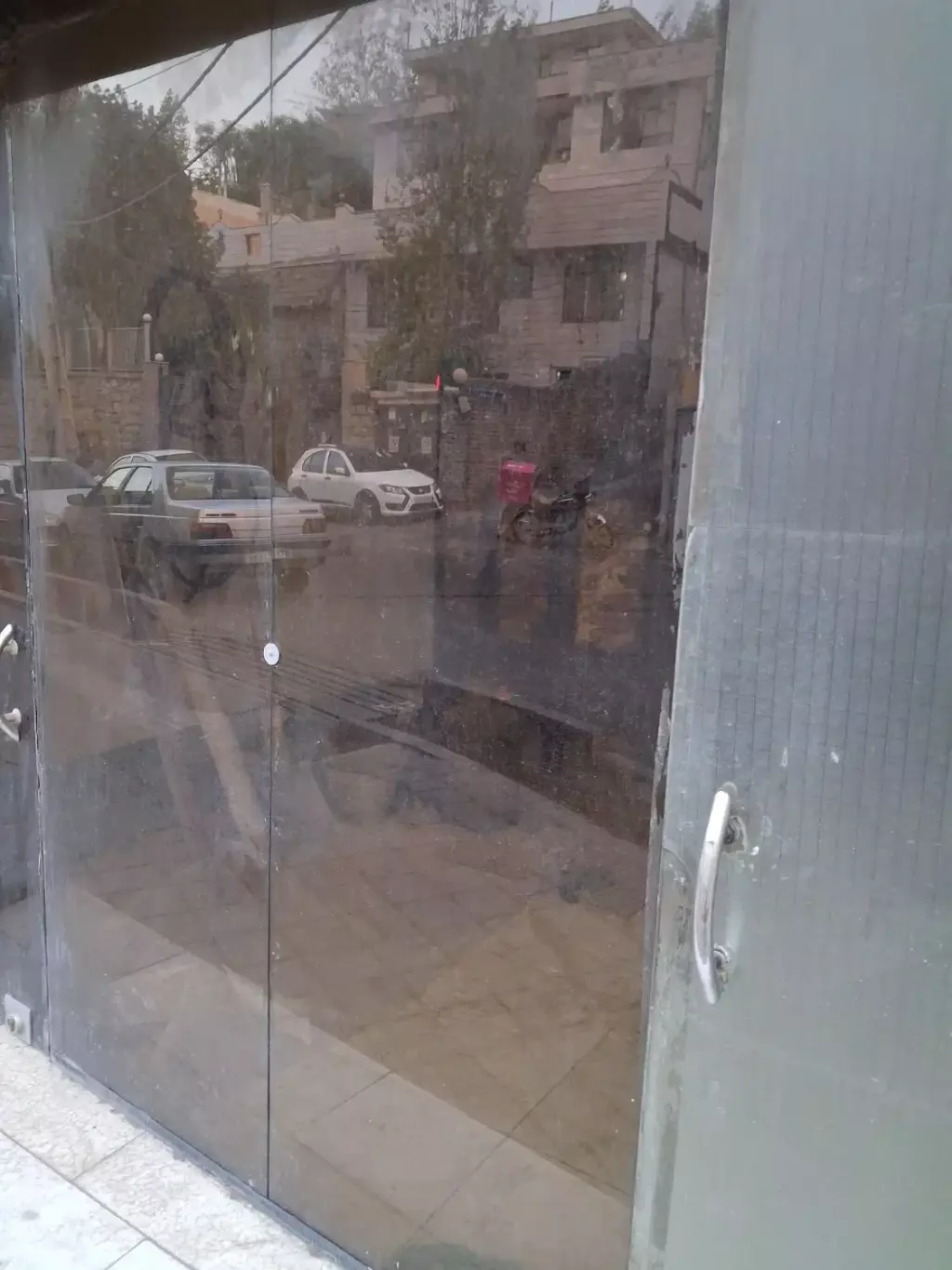 اجاره اداری و تجاری 18 متری در حصارک - تصویر 3