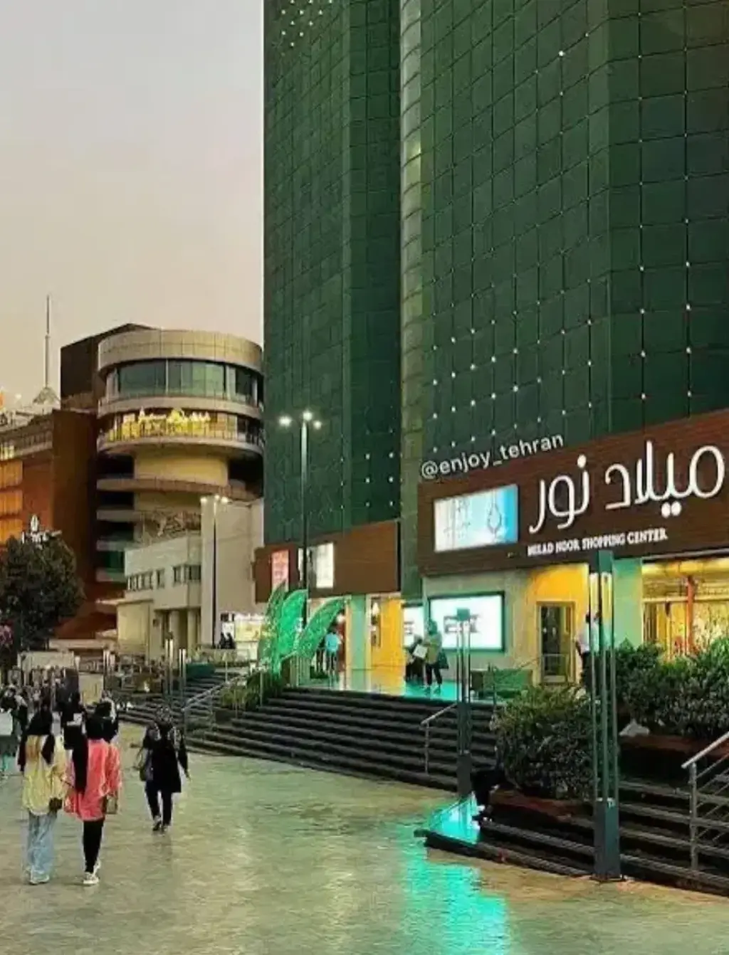 فروش اداری و تجاری 44 متری در سیمای ایران