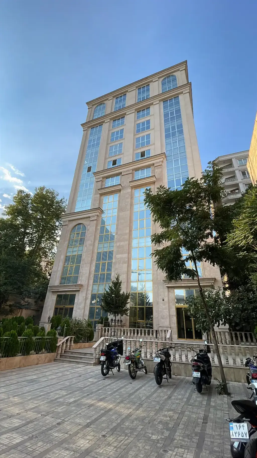 اجاره اداری و تجاری 100 متری در نیاوران