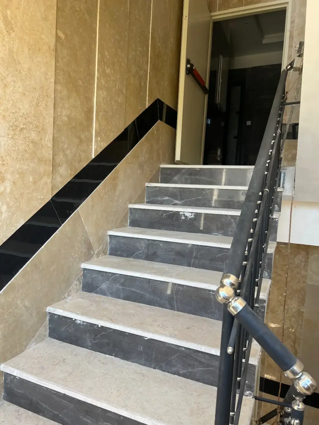 فروش آپارتمان 75 متری در اتابک