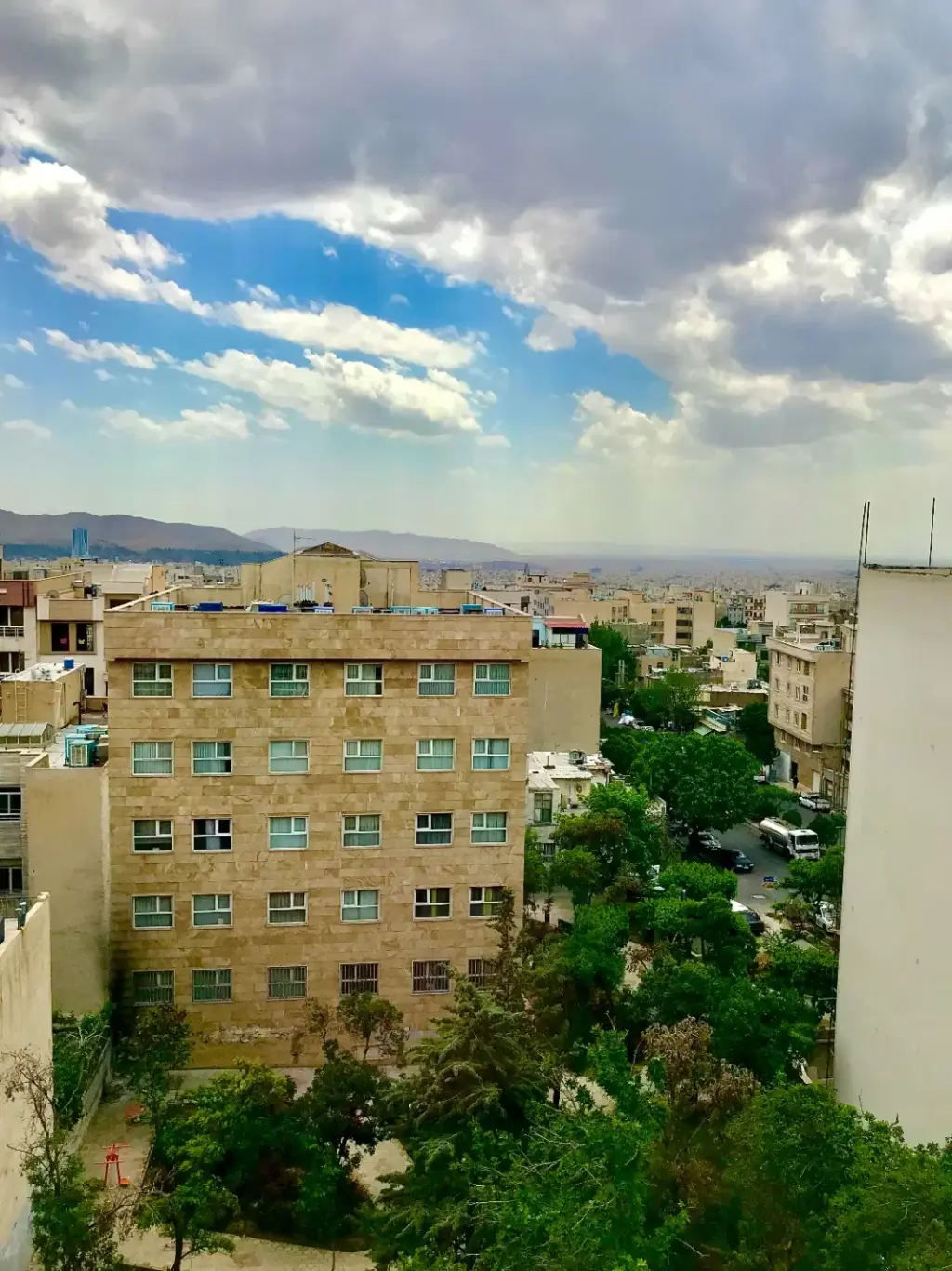 فروش آپارتمان 83 متری در قنات‌کوثر