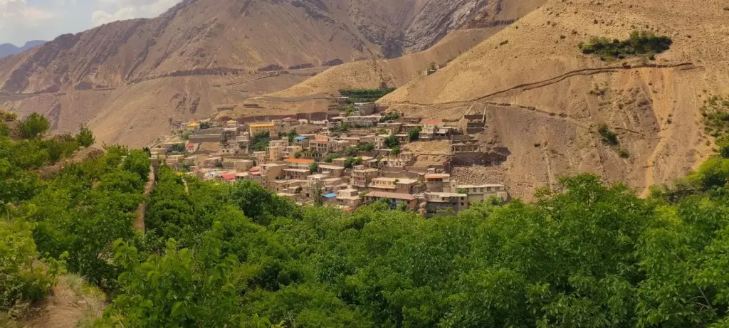 فروش زمین و کلنگی 980 متری در بهاران - تصویر 2
