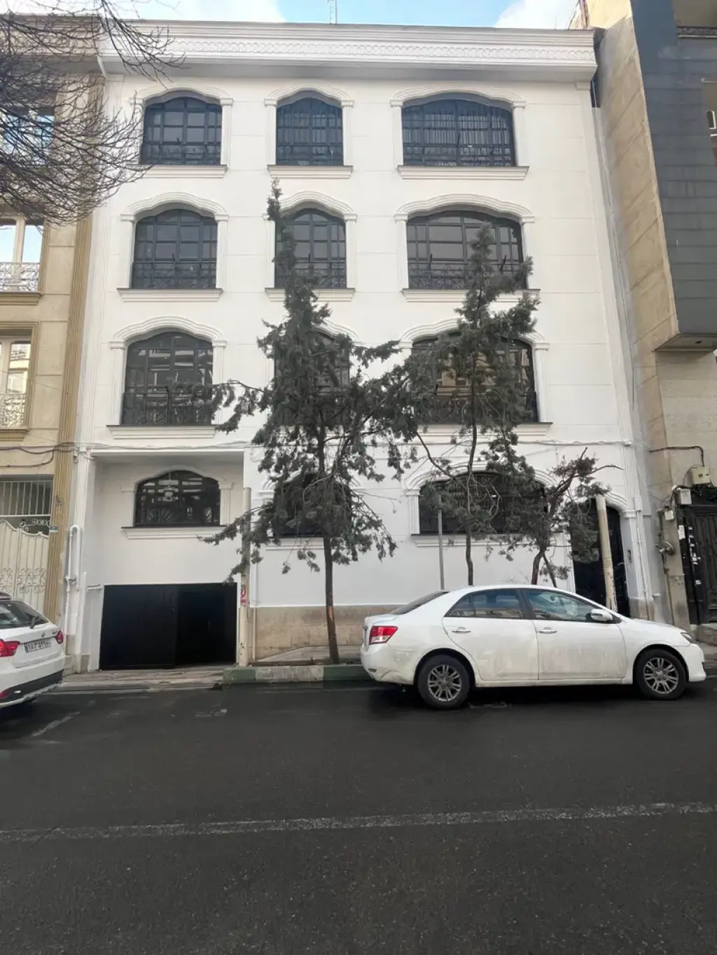 فروش اداری و تجاری 1100 متری در جردن