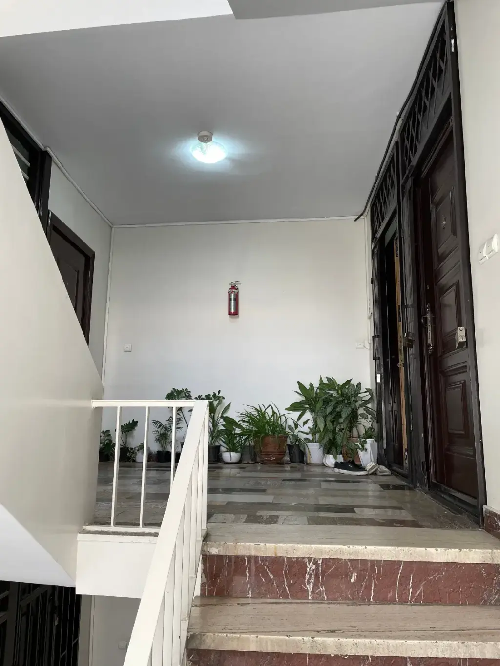 فروش اداری و تجاری 90 متری در نصرت - تصویر 2