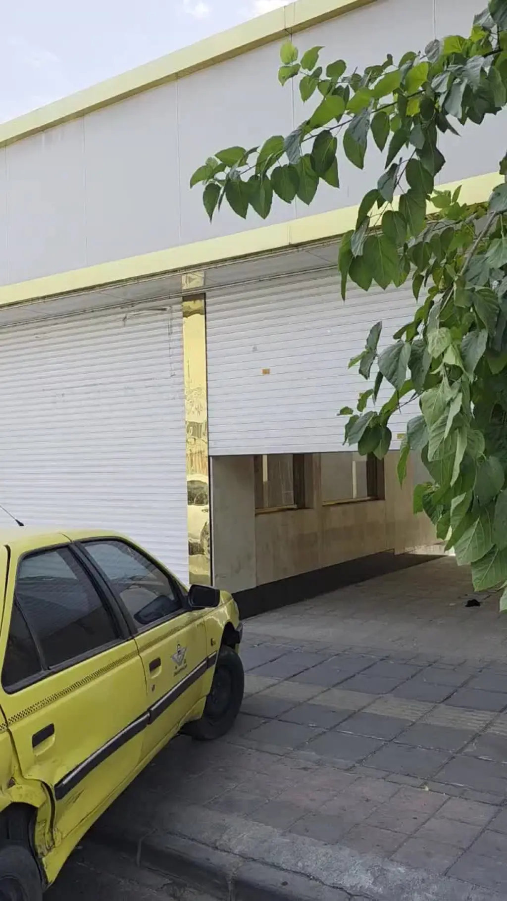 فروش اداری و تجاری 370 متری در هلال احمر