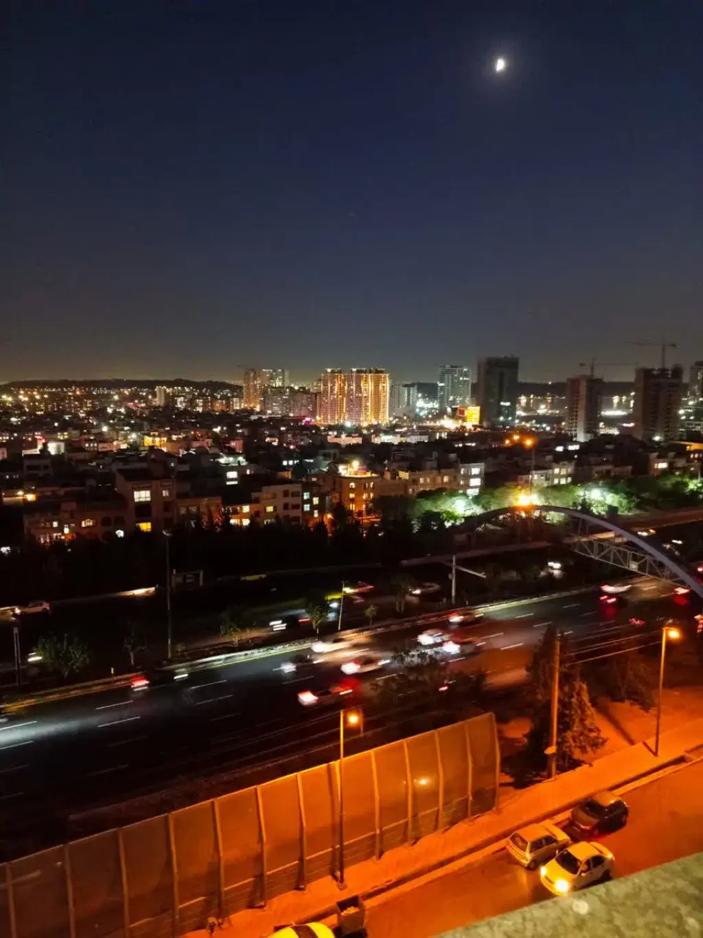 فروش آپارتمان 80 متری در آبشار تهران (دریاچه)