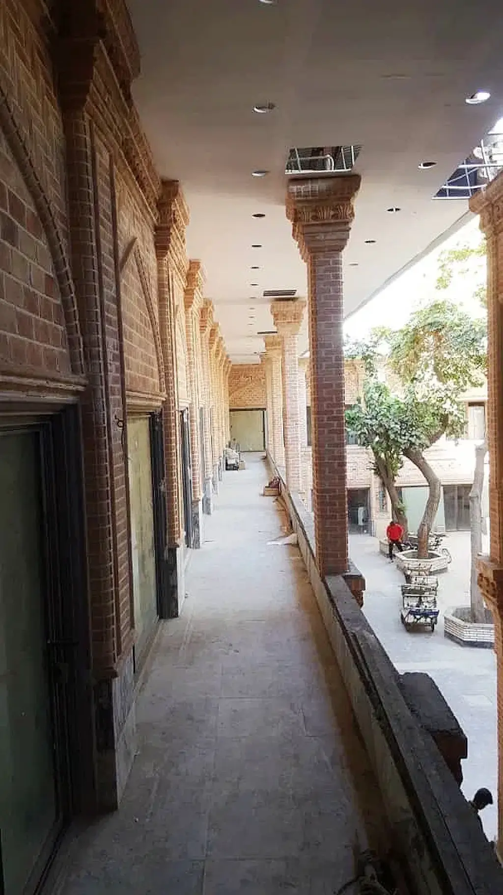 فروش اداری و تجاری 8 متری در بازار