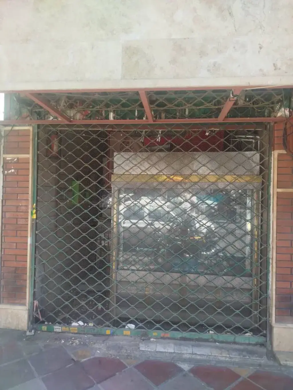 فروش اداری و تجاری 17 متری در شکوفه