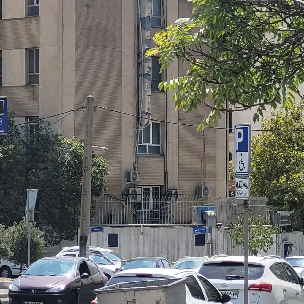 اجاره اداری و تجاری 2700 متری در مهران