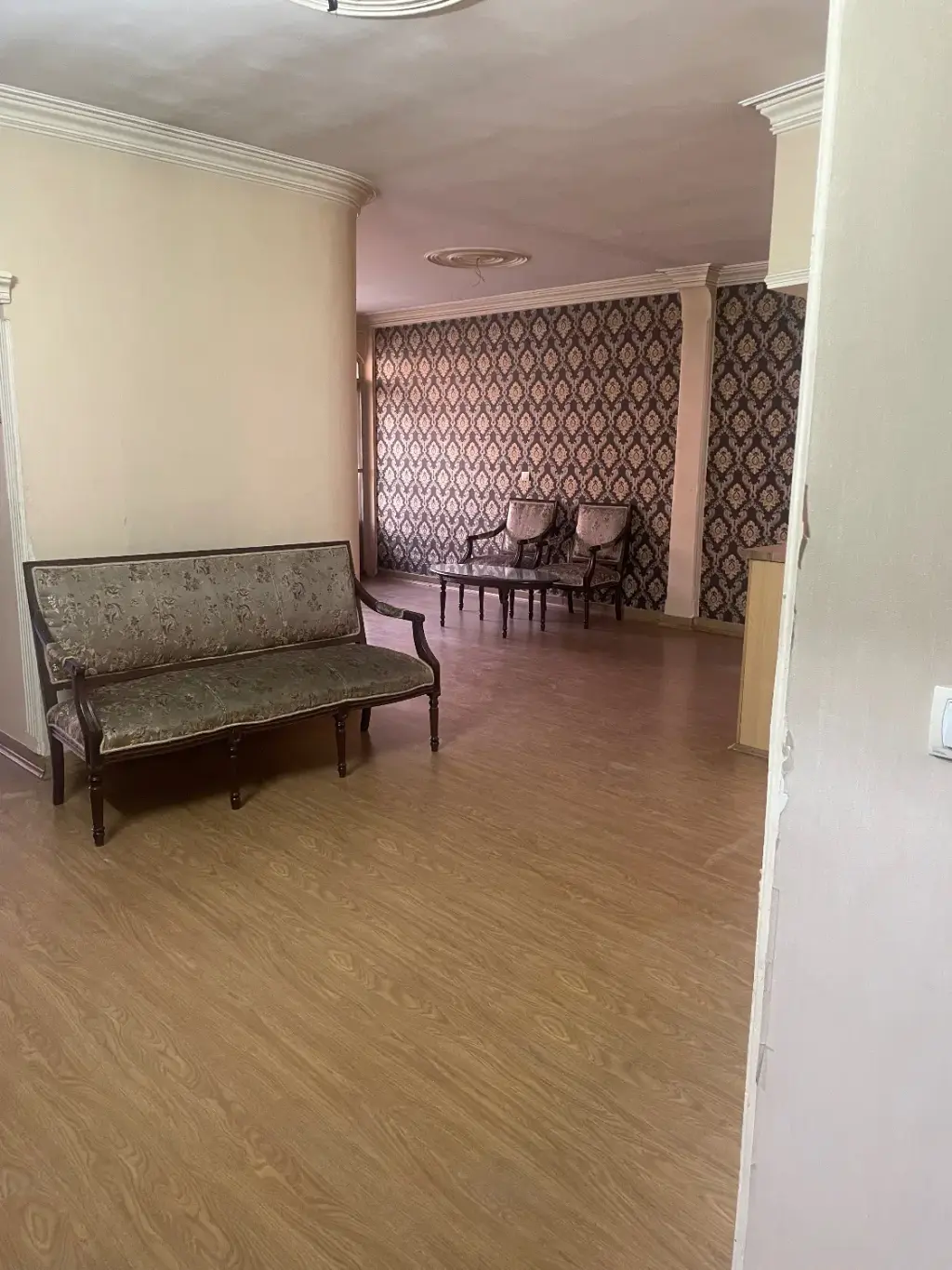اجاره آپارتمان 80 متری در آشتیانی