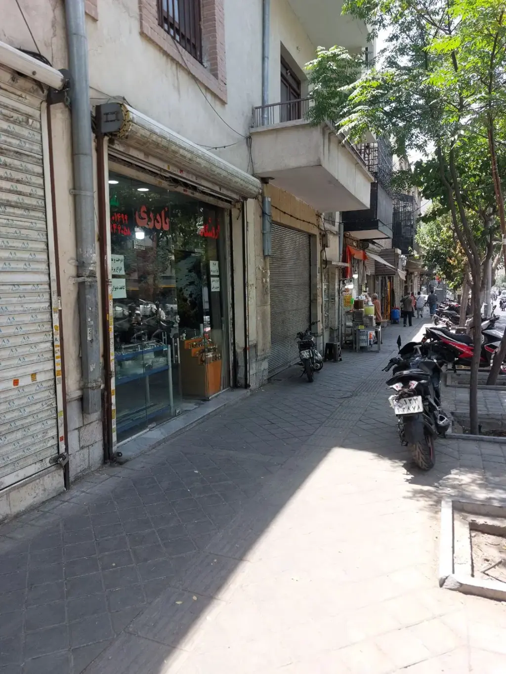 فروش اداری و تجاری 200 متری در فردوسی