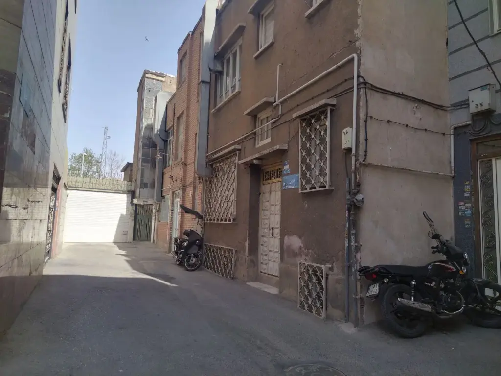 فروش زمین و کلنگی 112 متری در مینای شمالی (مخبر)