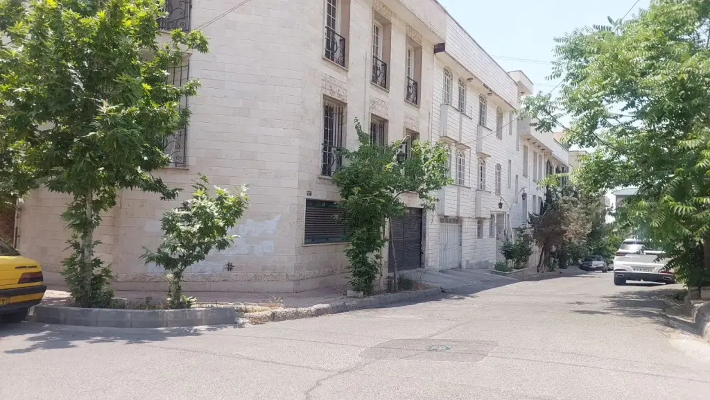 فروش خانه و ویلا 242 متری در شهرک هما - تصویر 3
