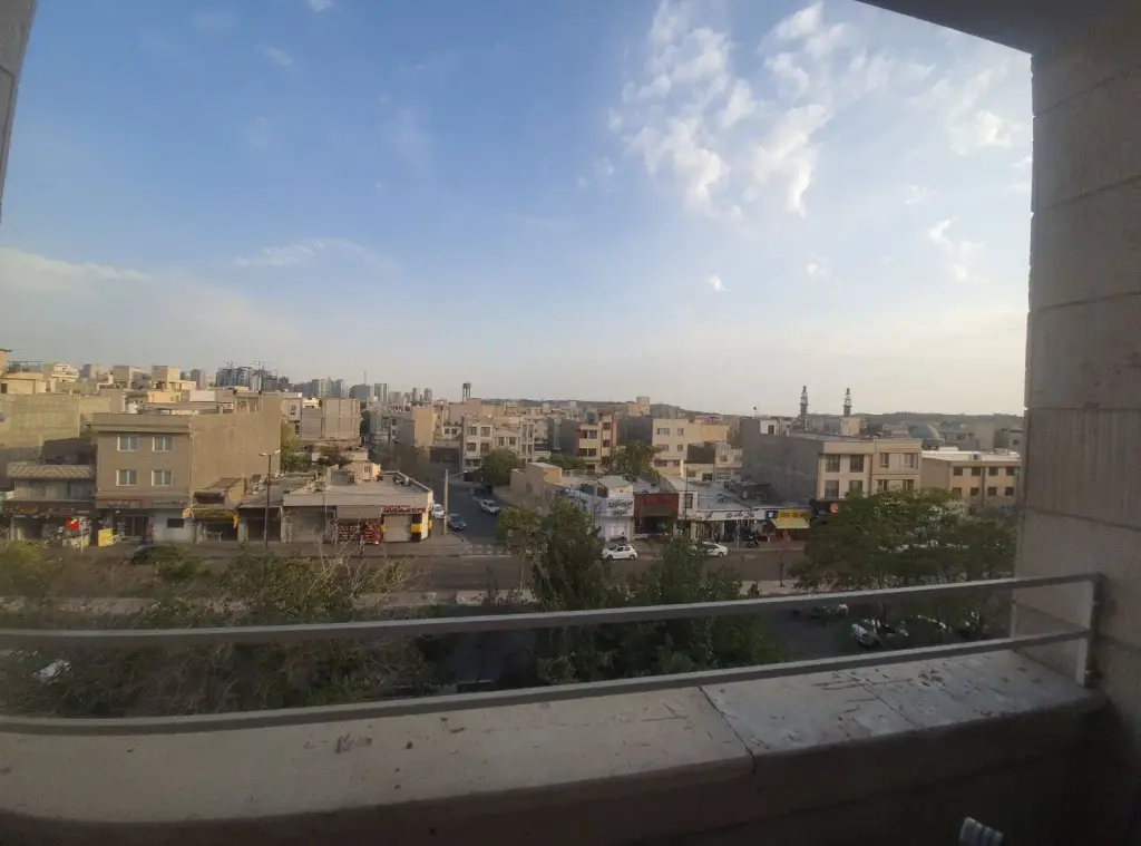 فروش آپارتمان 102 متری در گلستان (شهرک راه آهن)
