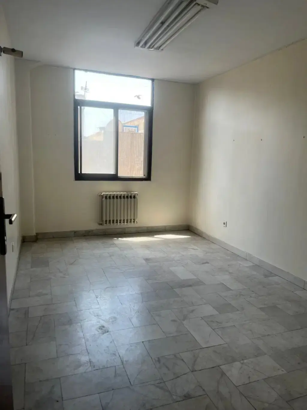 اجاره اداری و تجاری 51 متری در عباس‌آباد