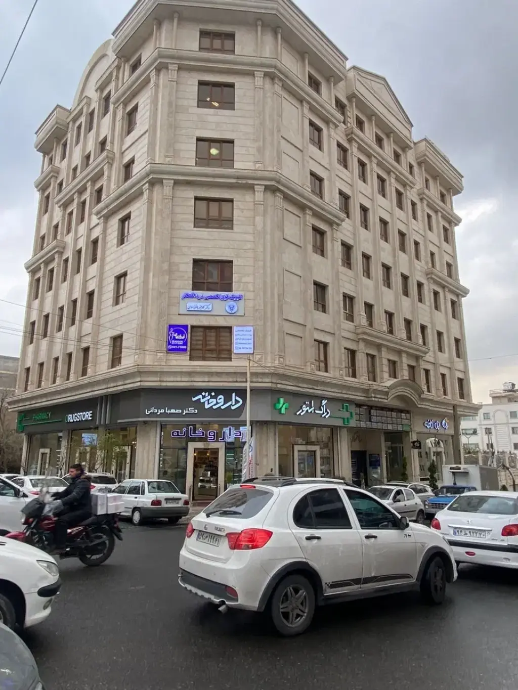 فروش اداری و تجاری 130 متری در سعادت‌آباد