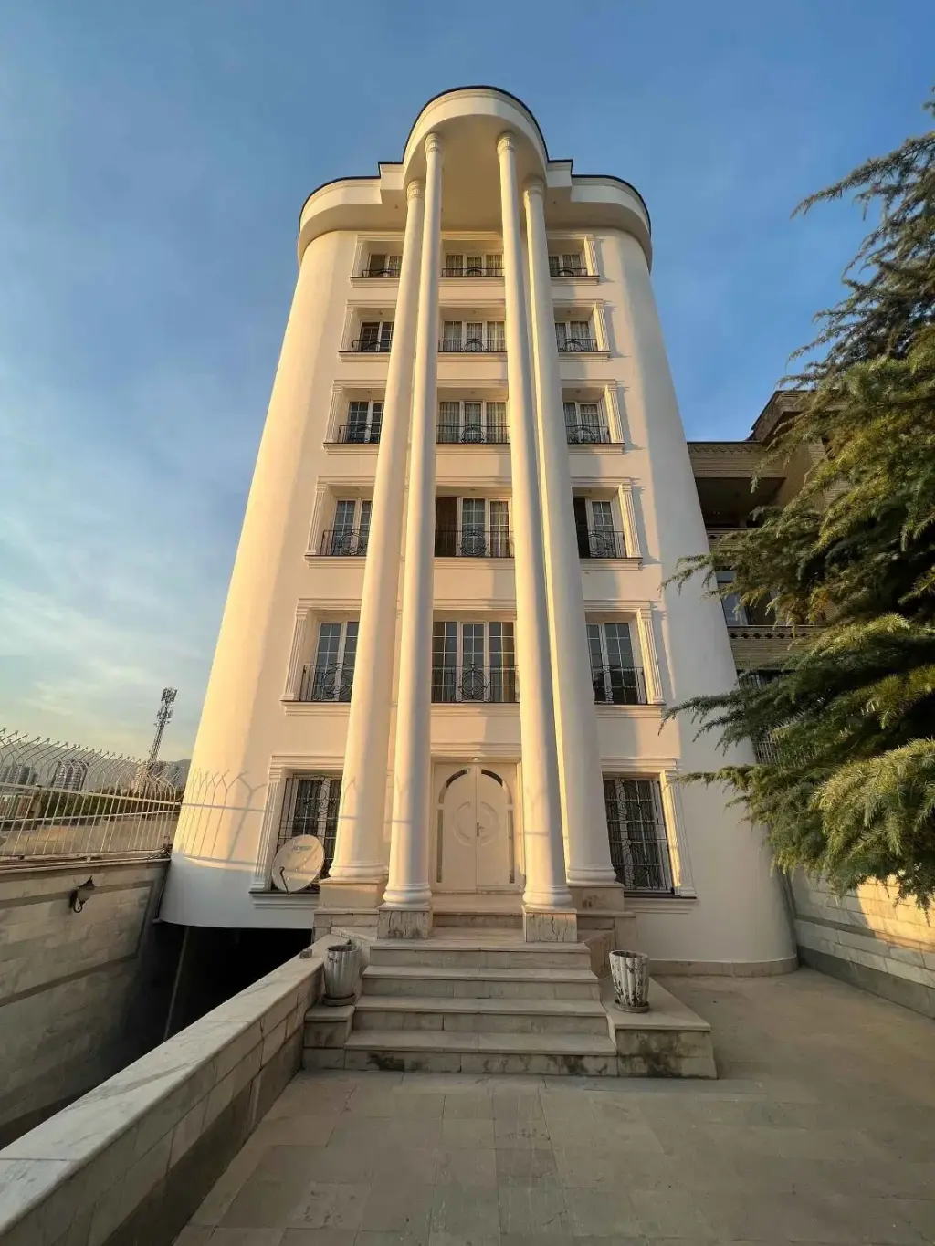 فروش آپارتمان 198 متری در ونک