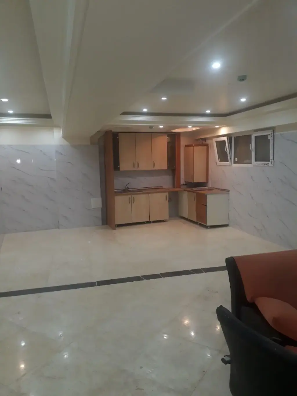 اجاره اداری و تجاری 110 متری در شکوفه