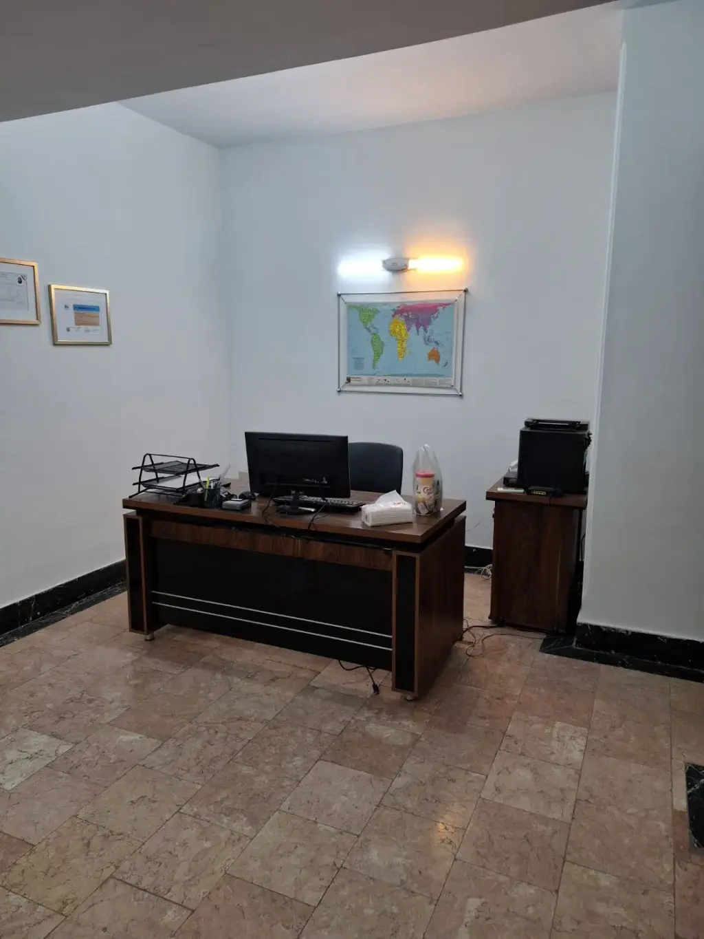 فروش اداری و تجاری 80 متری در والفجر (افسریه)