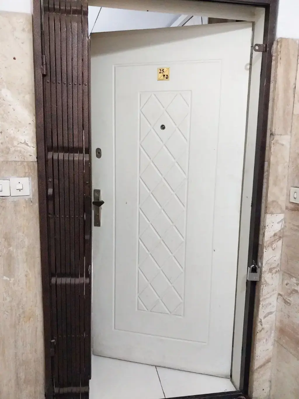 اجاره اداری و تجاری 10 متری در جمال‌زاده