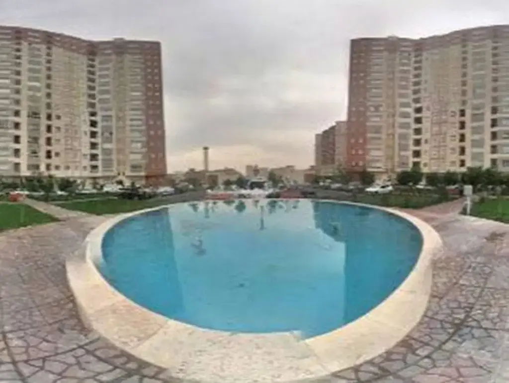 فروش آپارتمان 140 متری در گلستان (شهرک راه آهن)