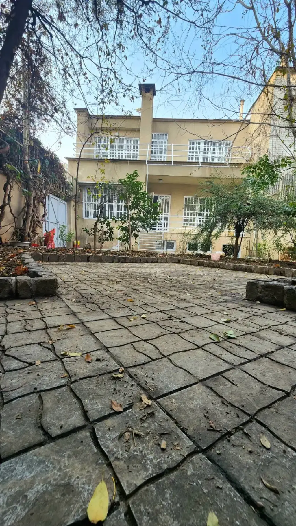 اجاره خانه و ویلا 200 متری در حکمت - تصویر 2