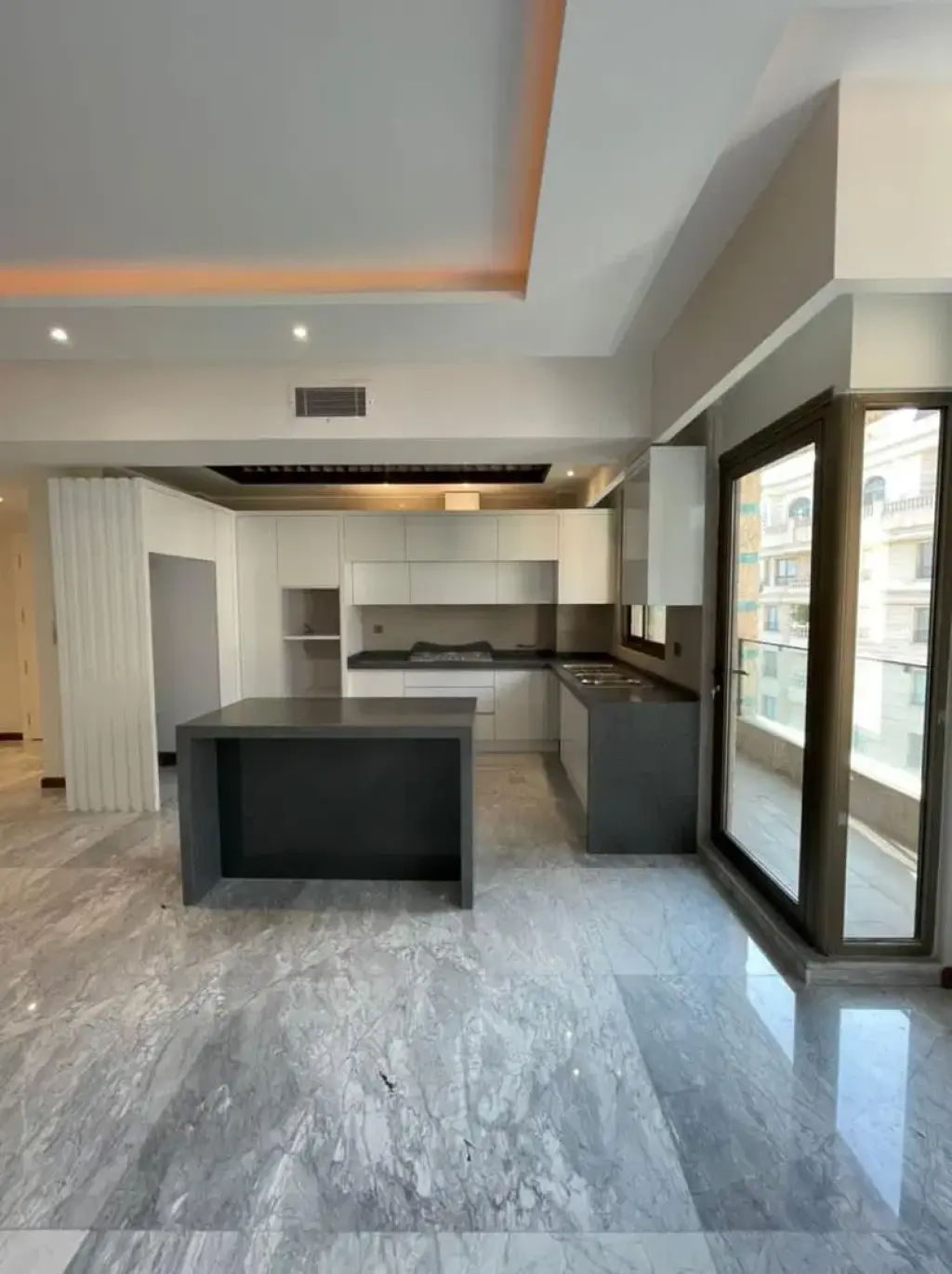 فروش آپارتمان 135 متری در حکمت