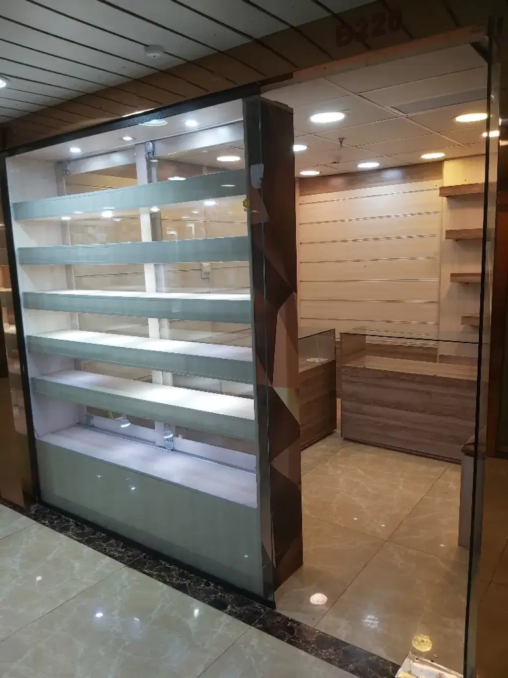 اجاره اداری و تجاری 10 متری در دهقان - تصویر 4