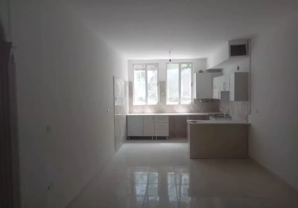 95 متر دوخوابه تکاوران
