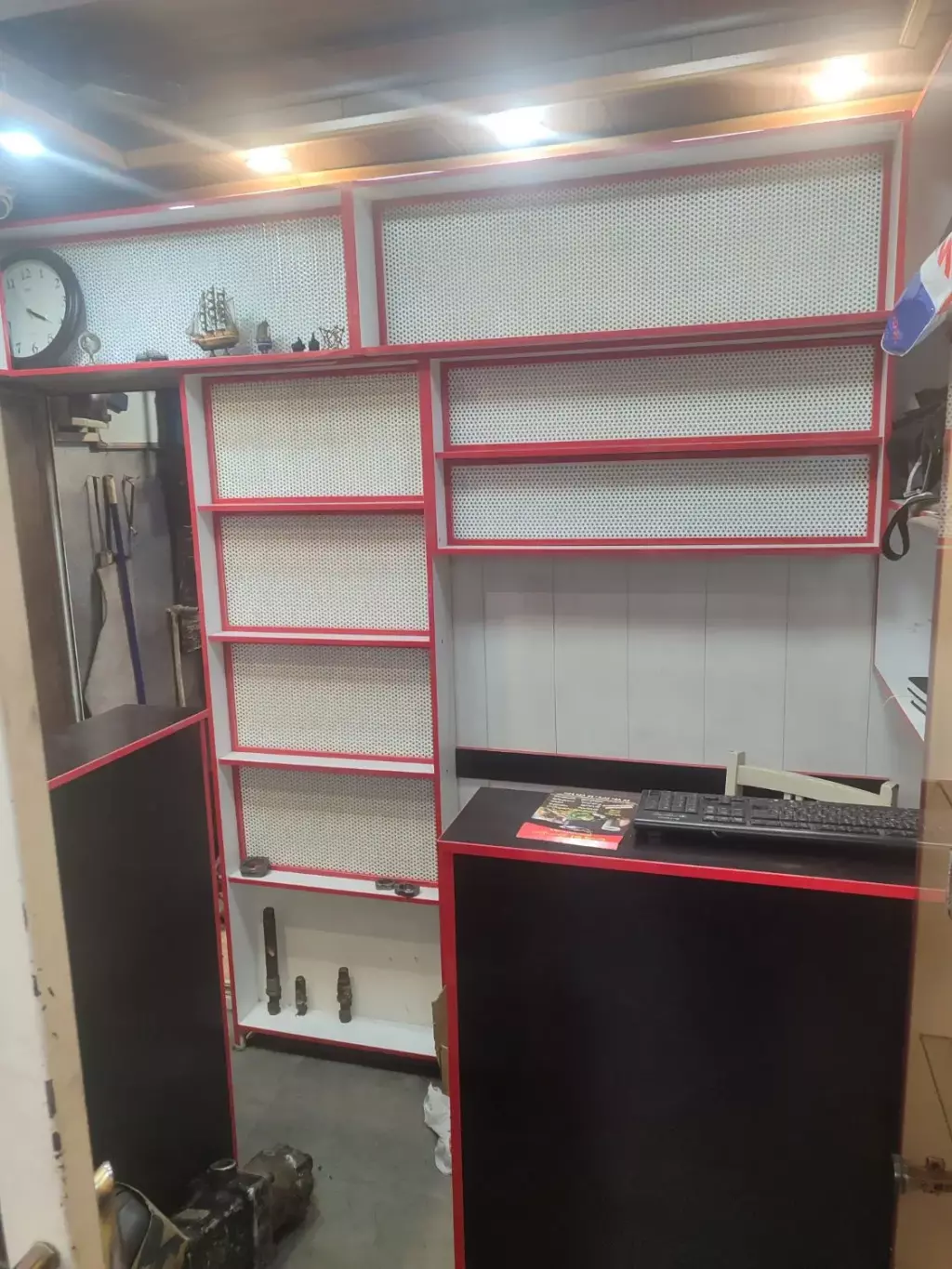 یک باب مغازه سرقفلی