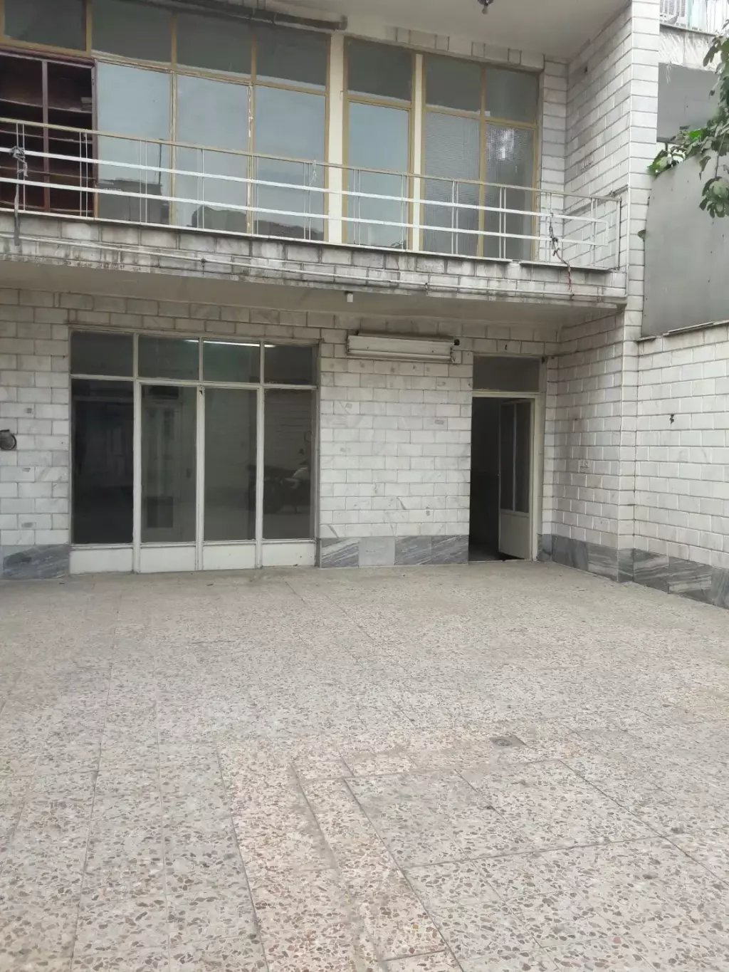 خانه حیاط ویلایی در 2طبقه مستقل