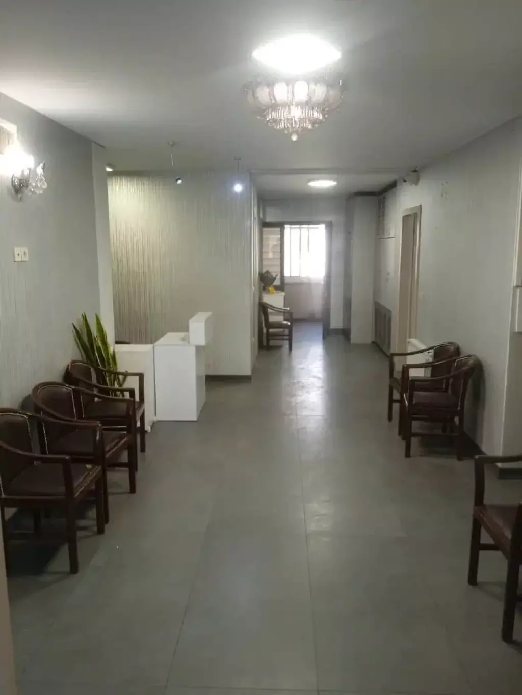 اجاره 130 متر اداری(سه بر نبش چهارراه جهان کودک)