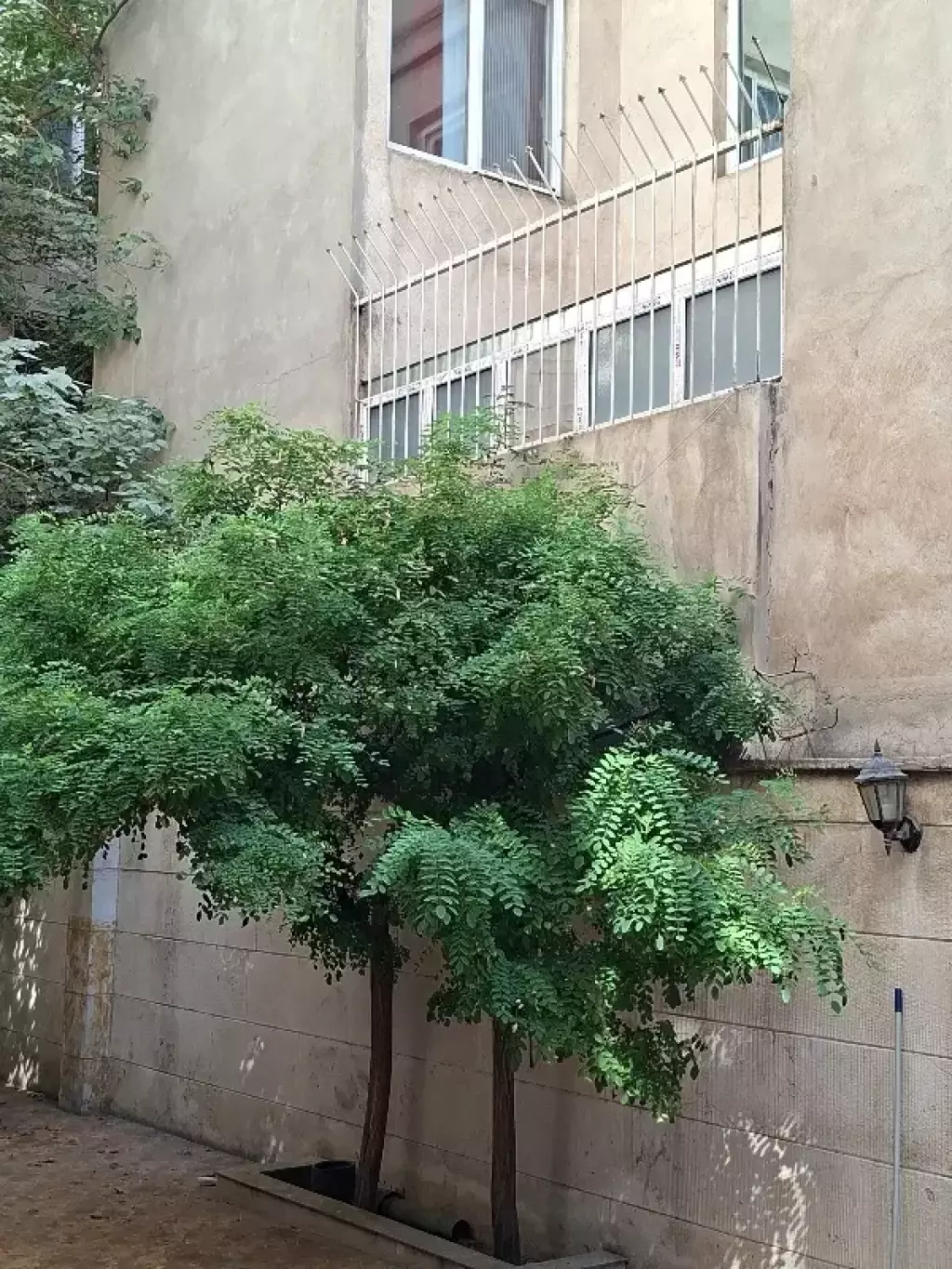 دو خوابه 80 متر خیابان حقوقی