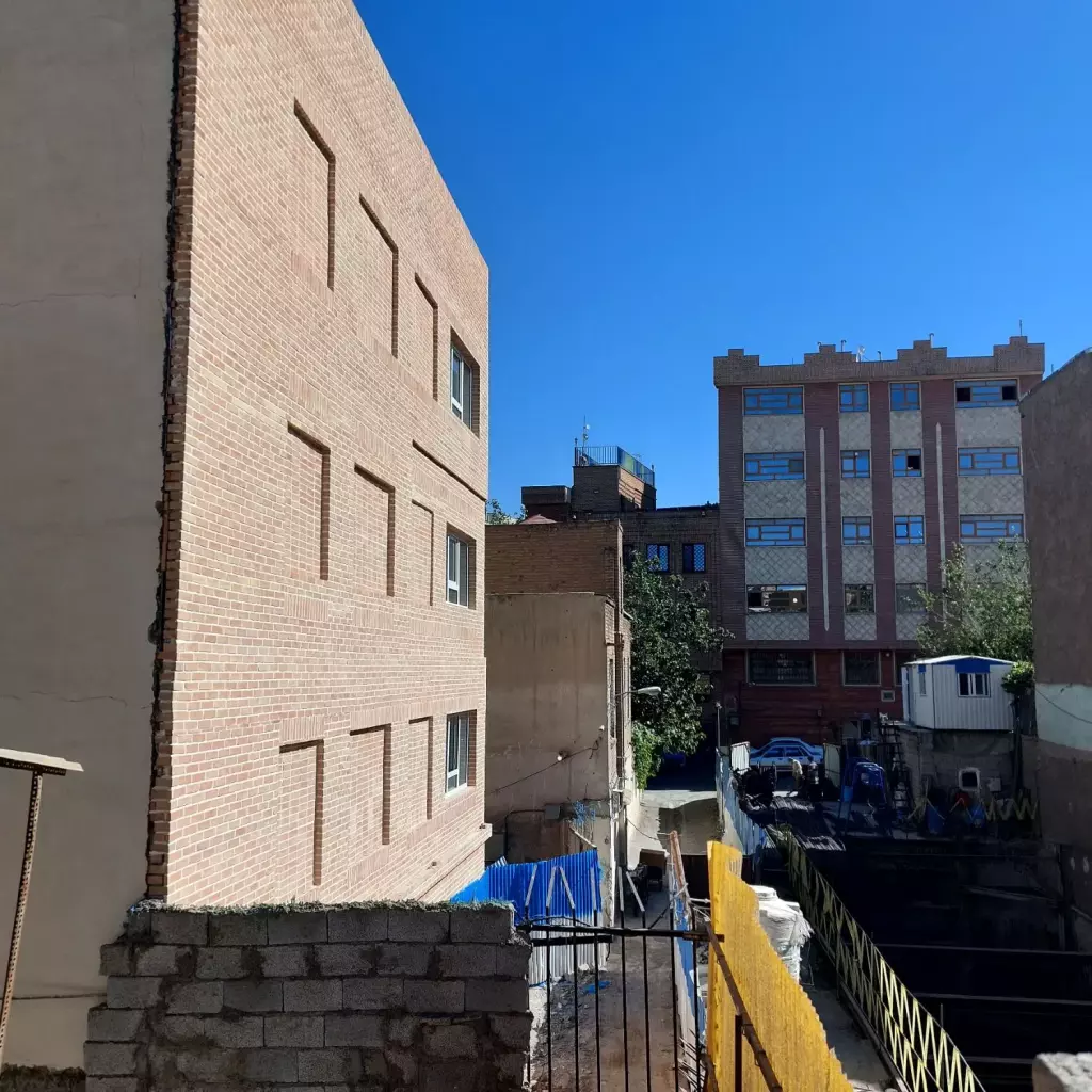 ملک کلنگی 100متر پامنار امین دربار