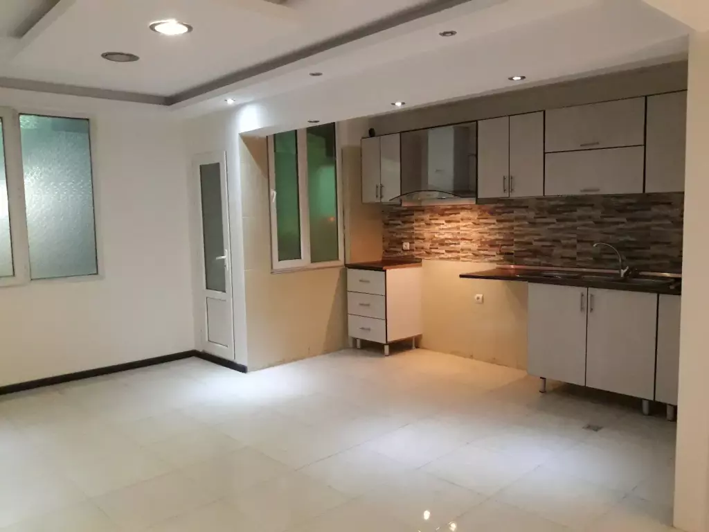 52 متری میدان سبلان دوخوابه