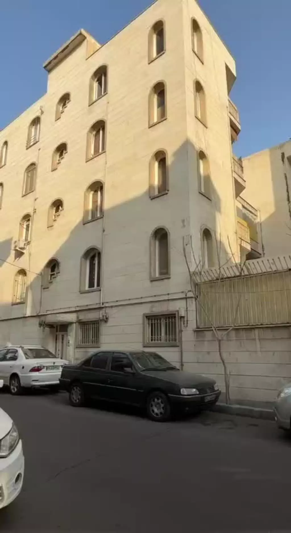 72 متر خ بنایی همکف با حیاط اختصاصی مشجر