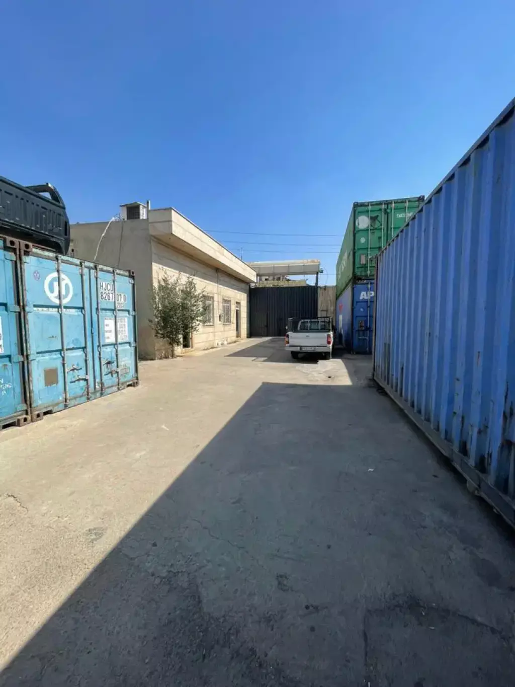 انبار تجاری در خیابان فداییان اسلام