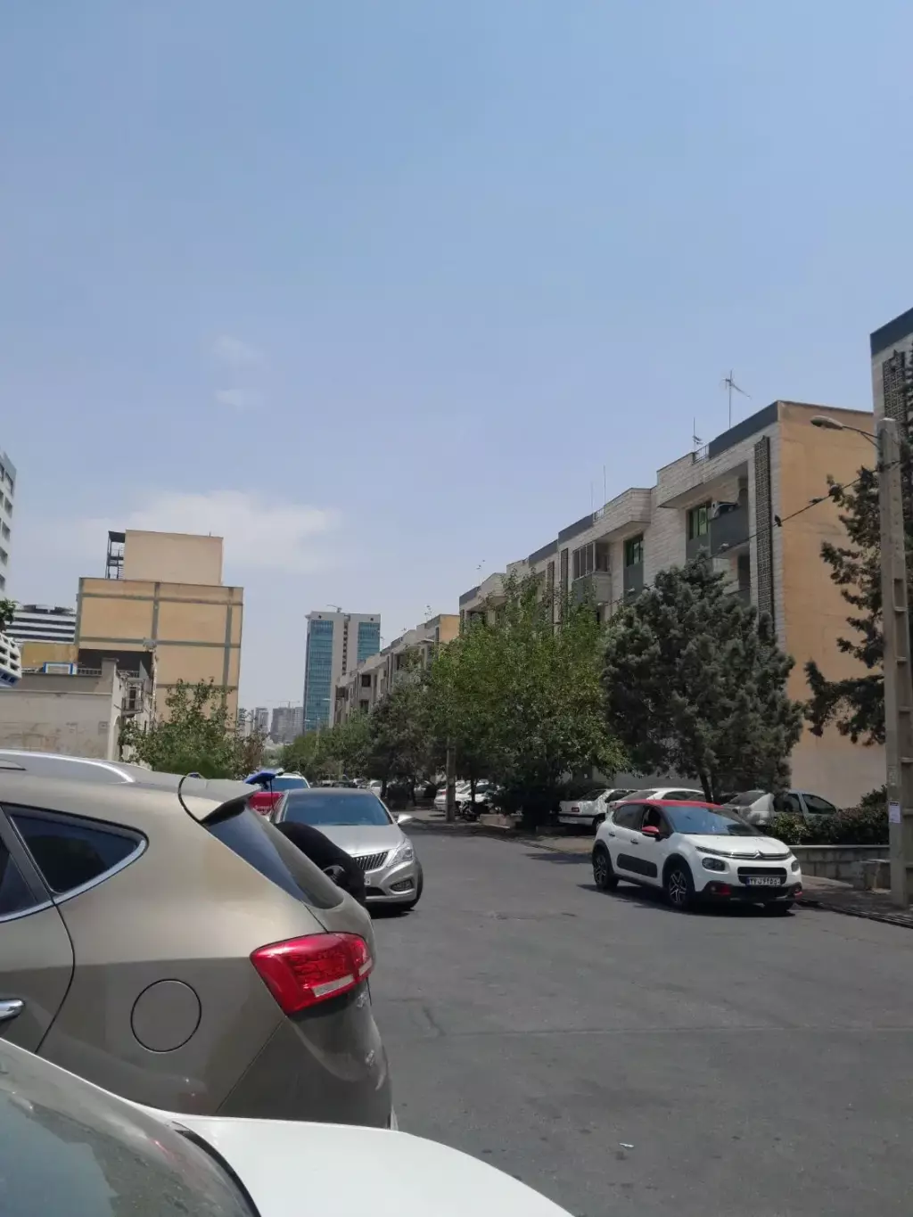 فروش آپارتمان 106 متری در گلستان (شهرک راه آهن)