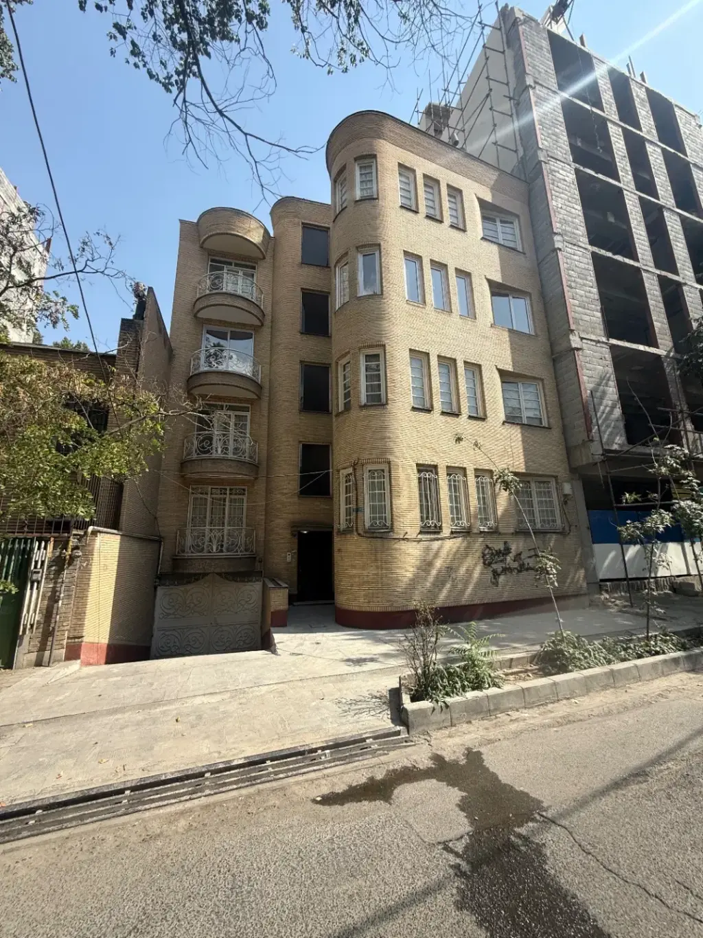 اجاره آپارتمان 200 متری در حکمت