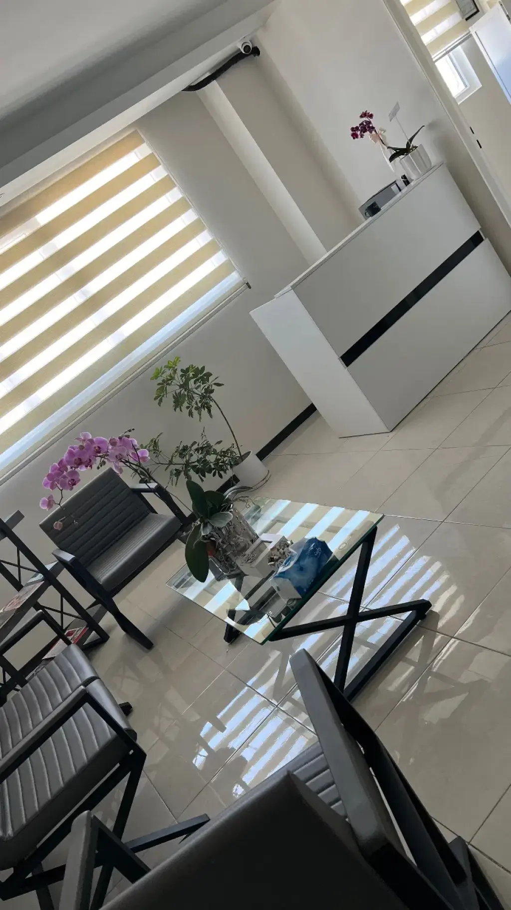 اجاره اداری و تجاری 103 متری در دروس