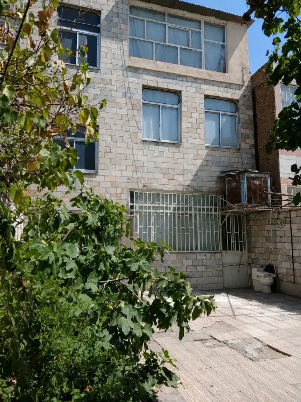 فروش خانه و ویلا 168 متری در شهرک استقلال