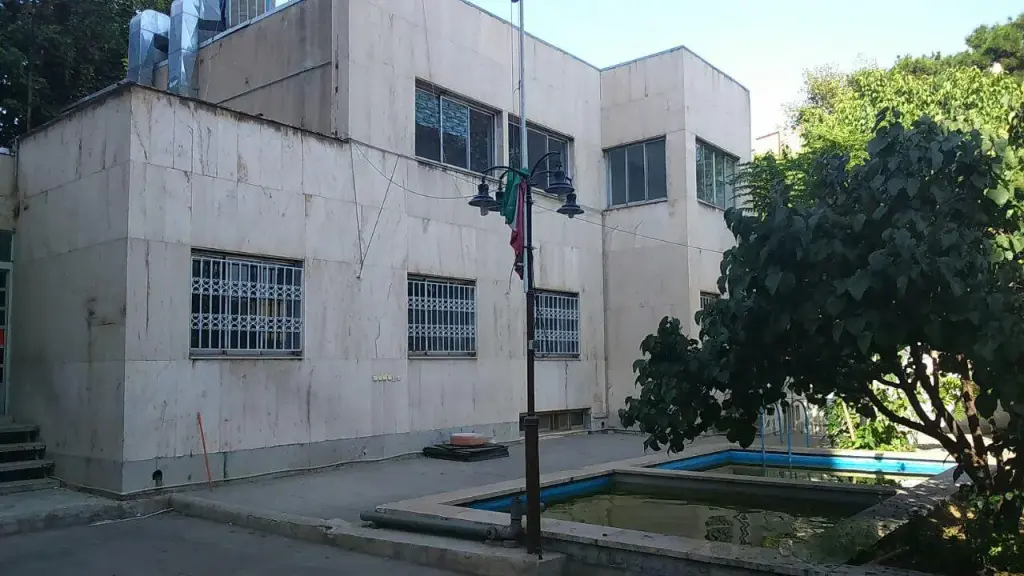 اجاره اداری و تجاری 530 متری در حکمت
