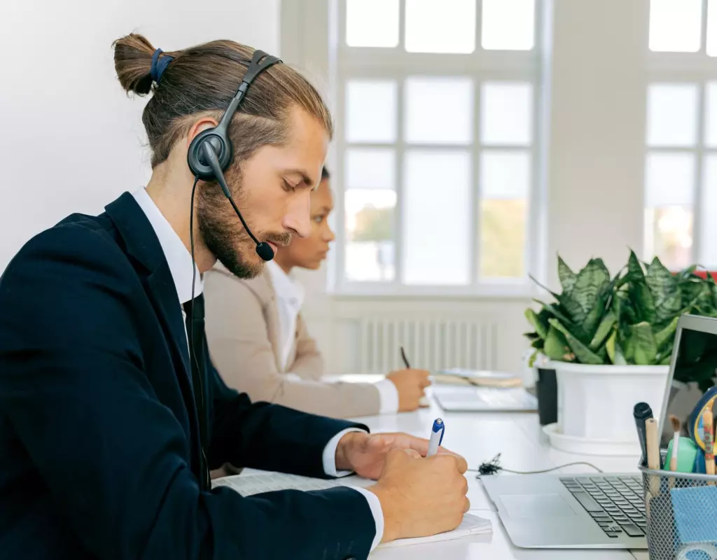 آموزش بازاریابی و فروش تلفنی موفق | اصول و تکنیک‌ها