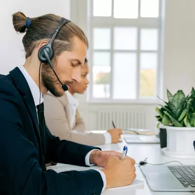 آموزش بازاریابی و فروش تلفنی موفق | اصول و تکنیک‌ها